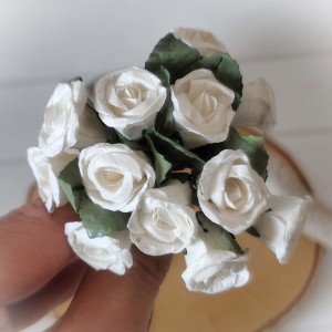 Różyczki - pączki 2cm - 12 sztuk, białe